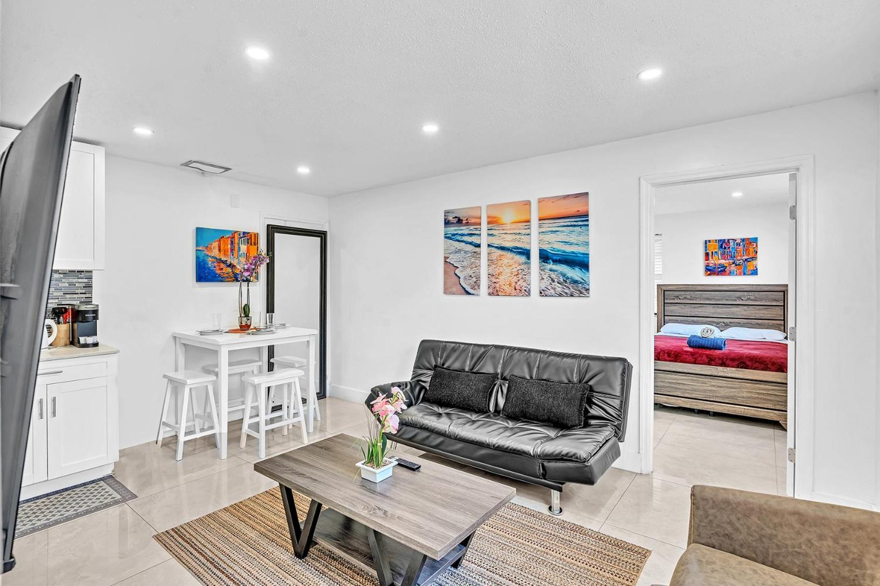 הוליווד New Boutique 1 Bdrm Close To Beach & Casino #211 מראה חיצוני תמונה